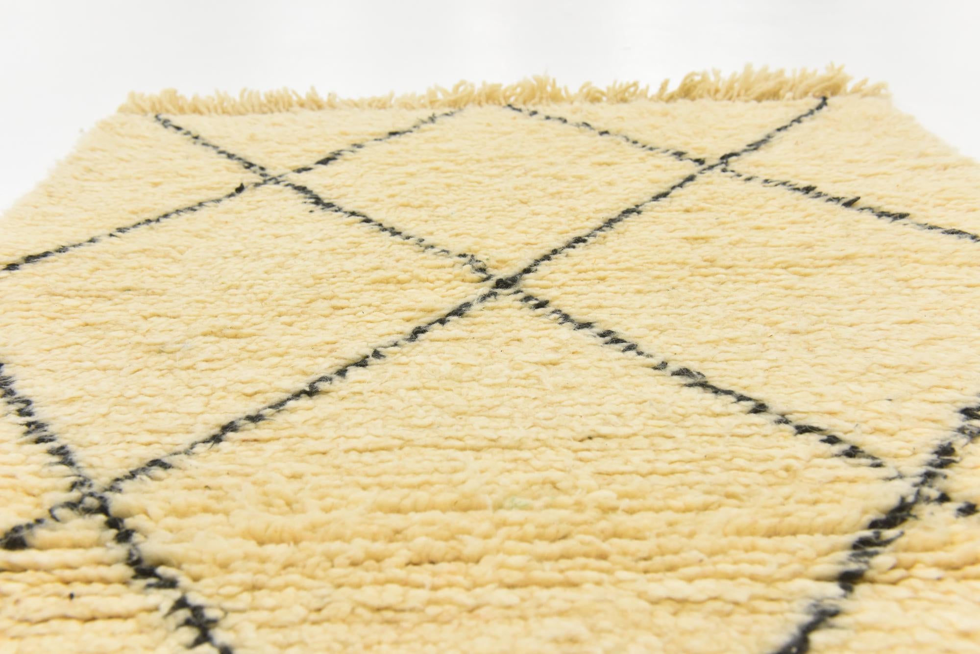 3' x 4' 10 Hand Knotted Moroccan Wool Rug