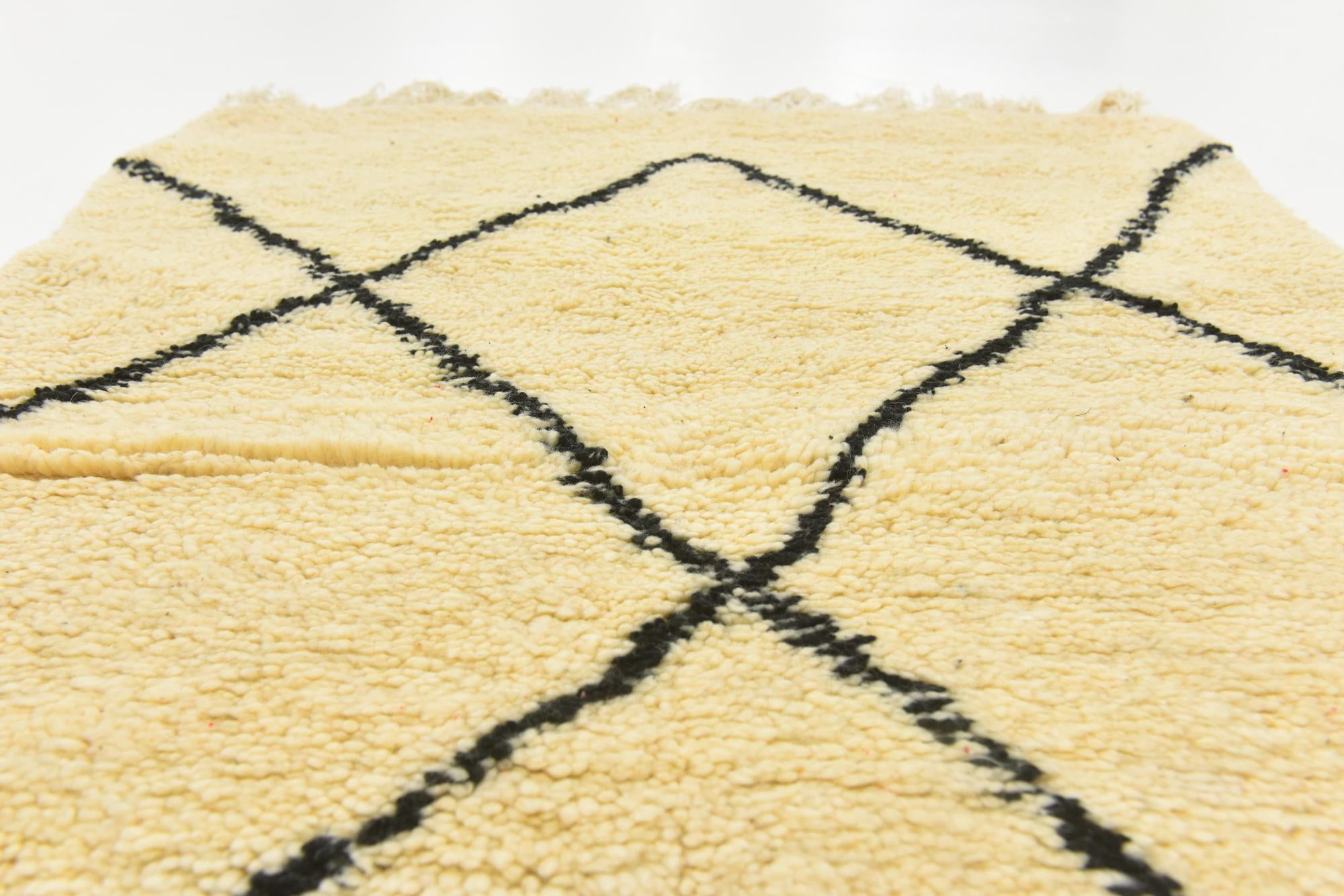 3' 4 x 4' 10 Hand Knotted Moroccan Wool Rug