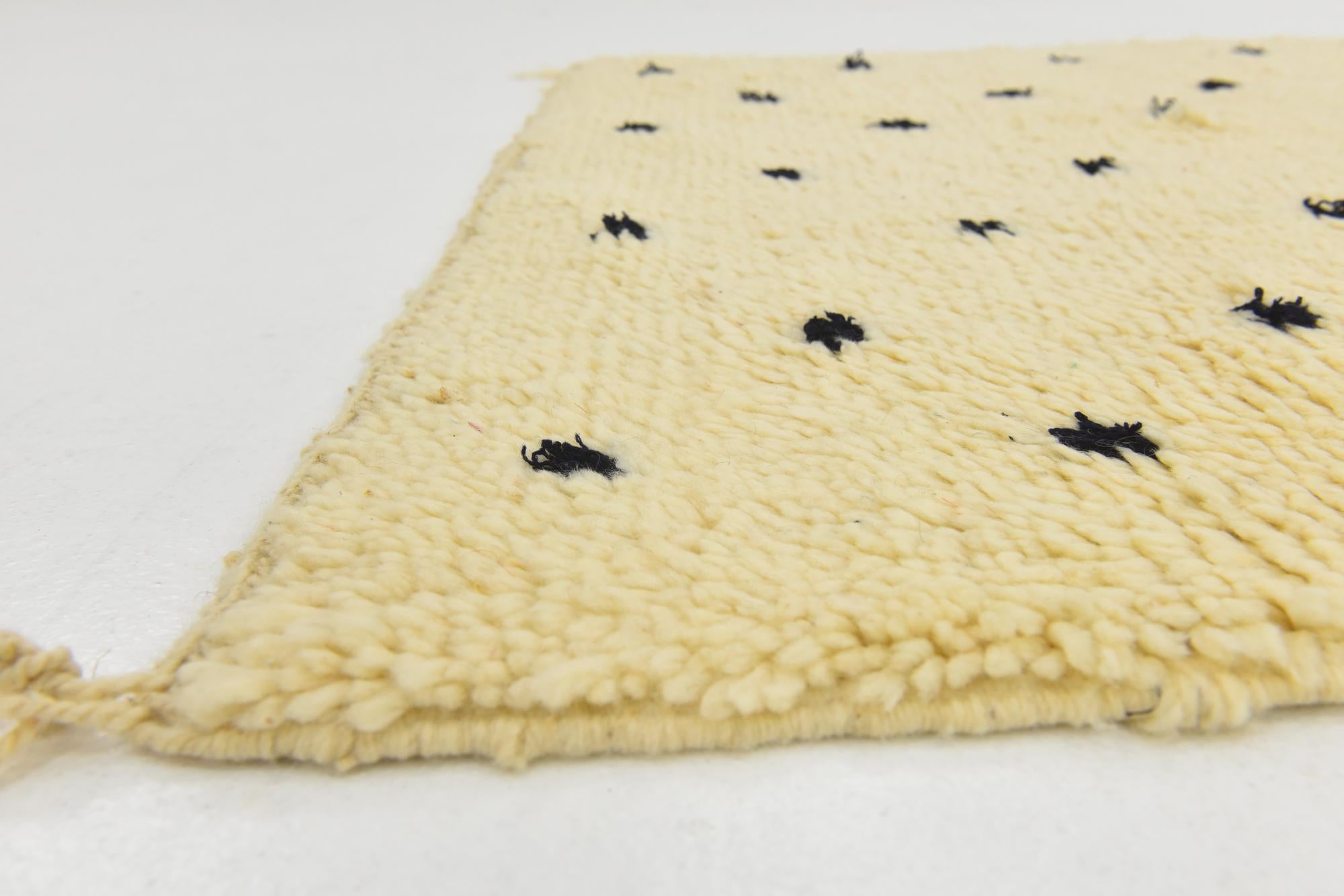 2' 10 x 4' 10 Hand Knotted Moroccan Wool Rug