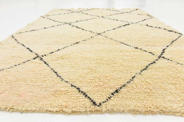 5' 9 x 8' 2 Hand Knotted Moroccan Wool Rug