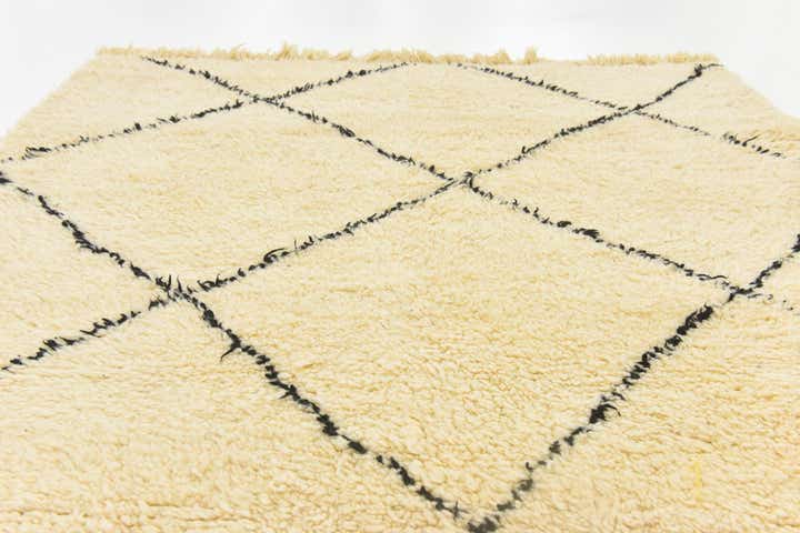 5' 9 x 8' 2 Hand Knotted Moroccan Wool Rug