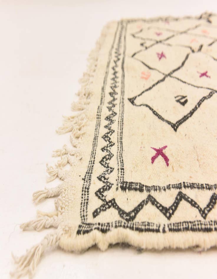 Detail image of 6' 3 x 9' 10  Hand Knotted Moroccan Wool Rug