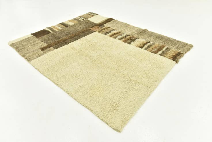 Detail image of 6' 7 x 8' 2 Hand Knotted Moroccan Wool Rug