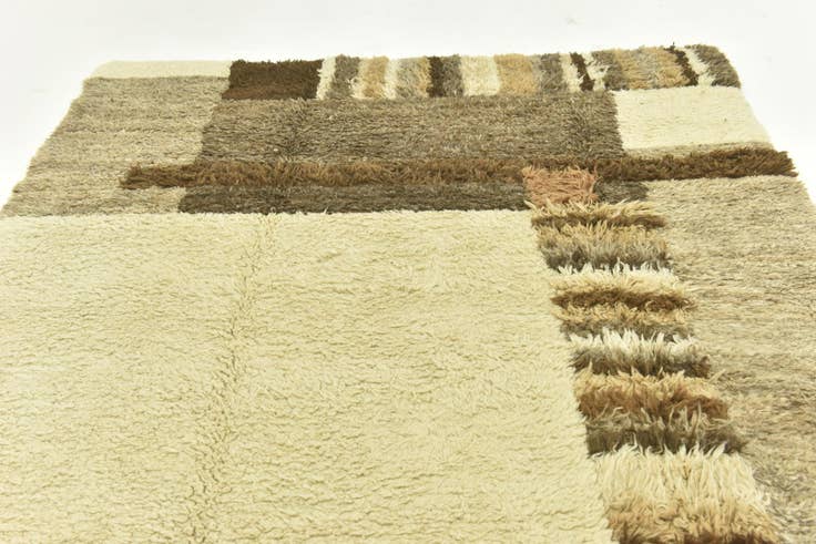 Detail image of 6' 7 x 8' 2 Hand Knotted Moroccan Wool Rug