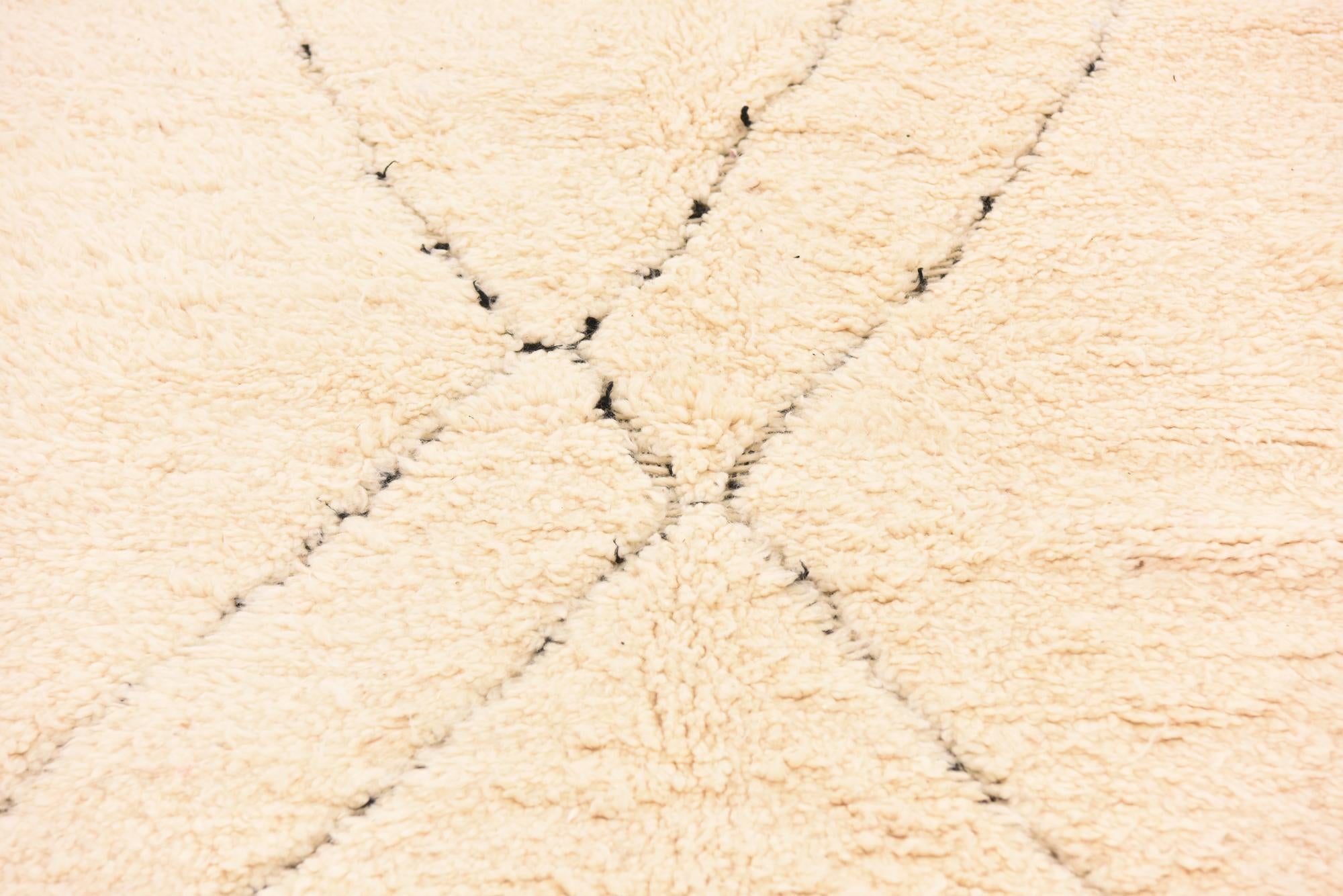 5' 4 x 8' 4 Hand Knotted Moroccan Wool Rug