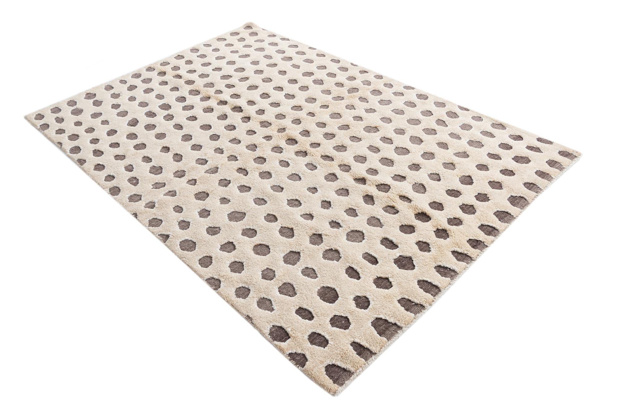 5' 5 x 7' 9 Hand Knotted Moroccan Wool Rug