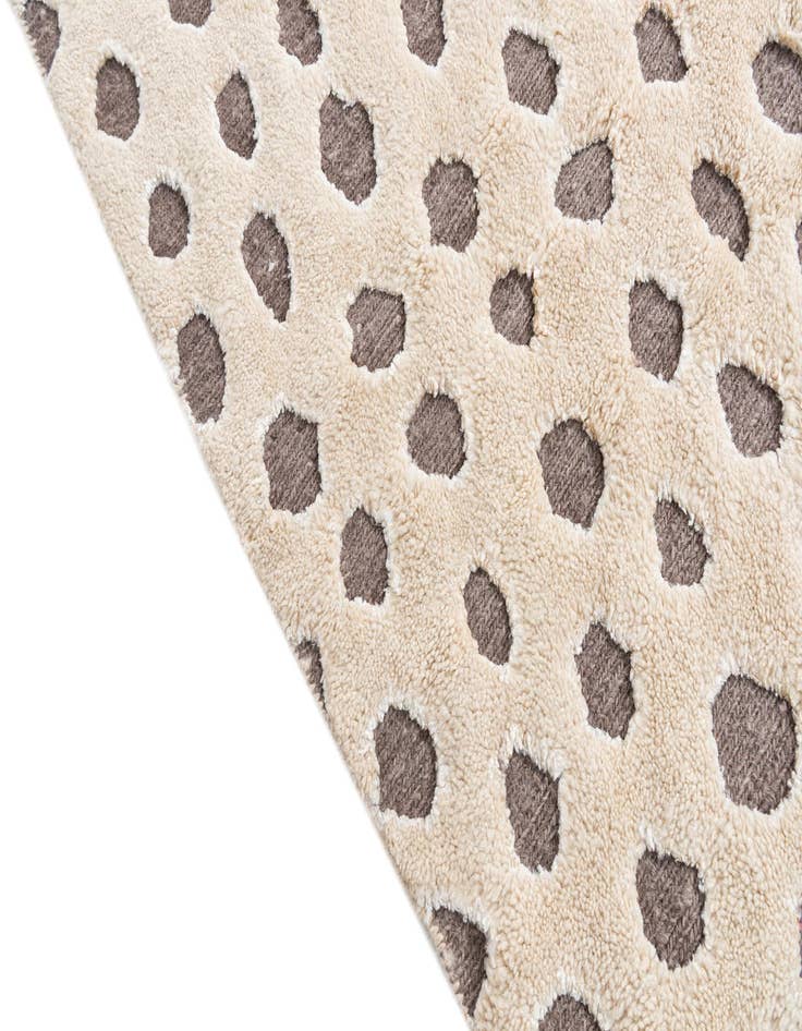 Detail image of 5' 5 x 7' 9  Hand Knotted Moroccan Wool Rug