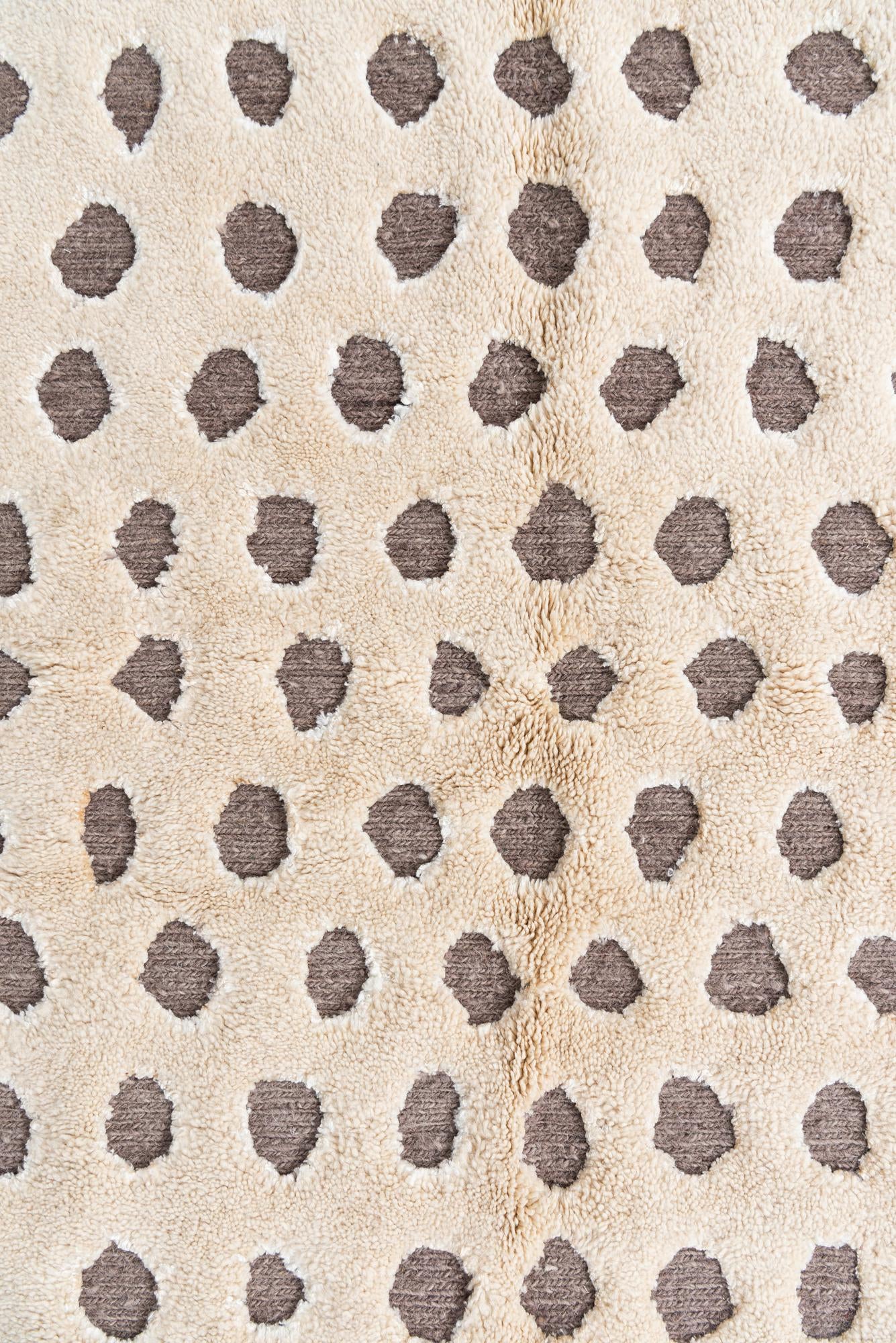 5' 5 x 7' 9 Hand Knotted Moroccan Wool Rug