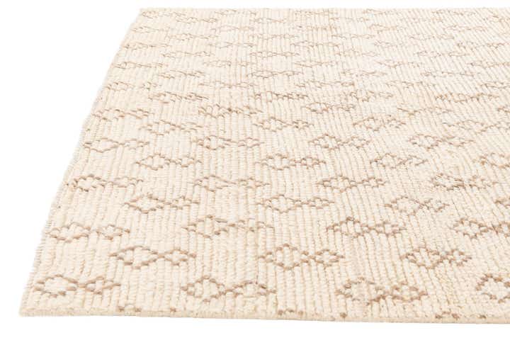 5' x 8' 9 Hand Knotted Moroccan Wool Rug