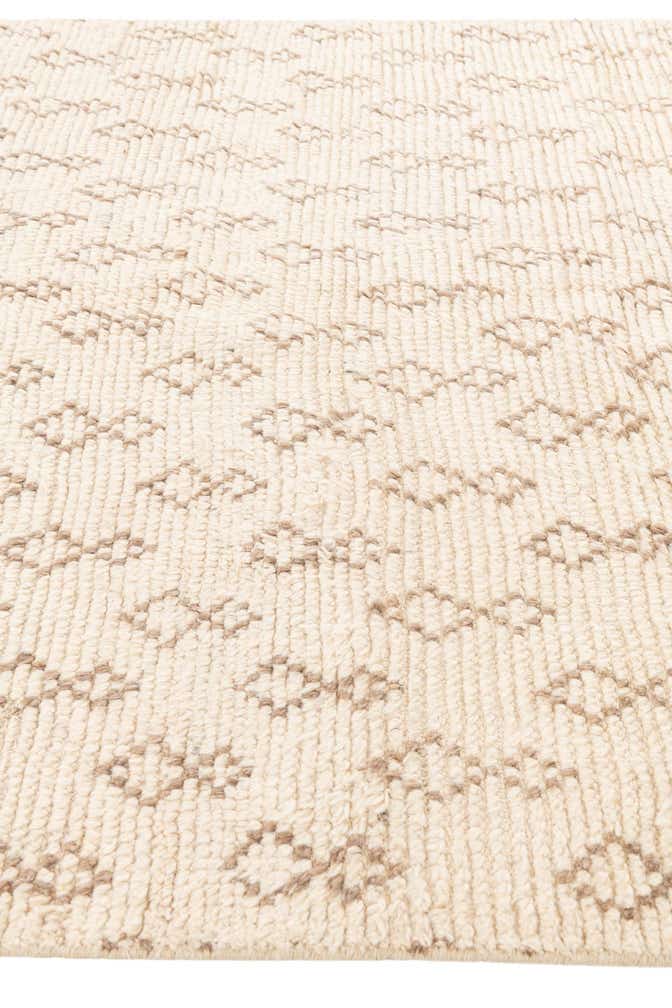 5' x 8' 9 Hand Knotted Moroccan Wool Rug