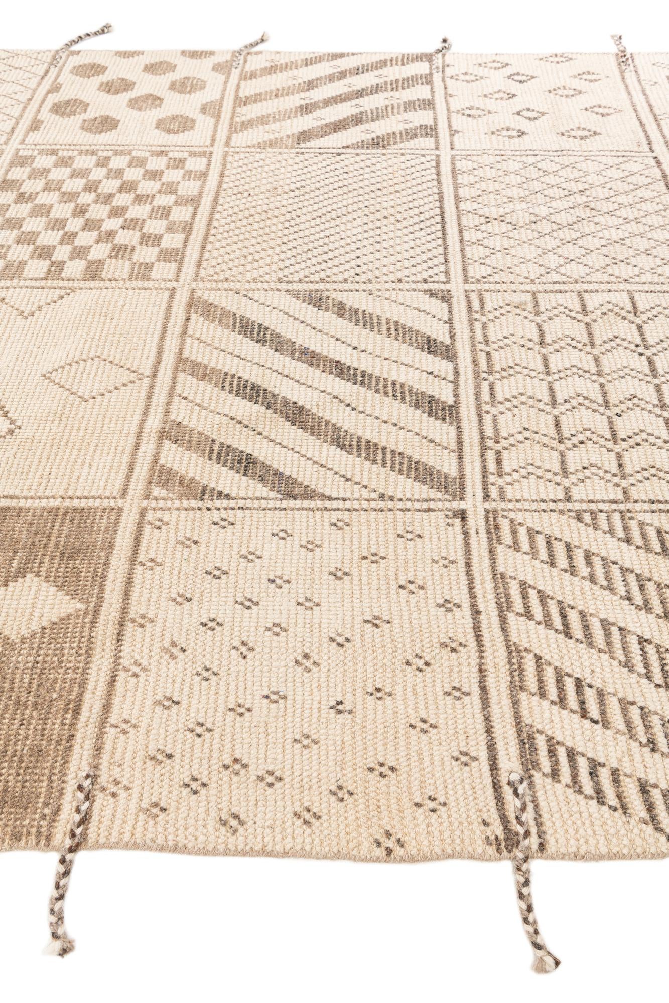 8' 5 x 10' 2 Hand Knotted Moroccan Wool Rug