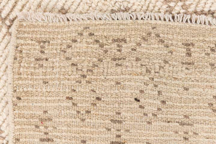 5' x 8' 9 Hand Knotted Moroccan Wool Rug