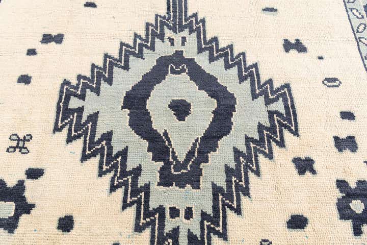 8' 9 x 12' 4 Hand Knotted Moroccan Wool Rug