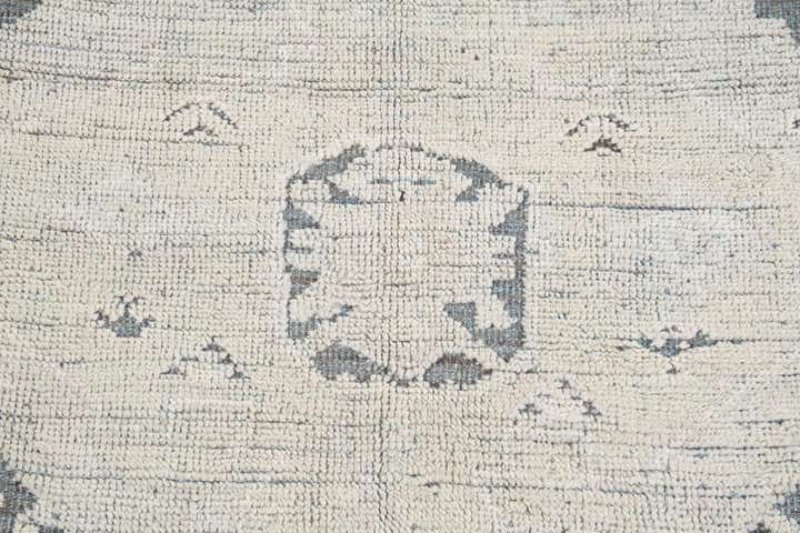 8' 1 x 9' 9 Hand Knotted Moroccan Wool Rug