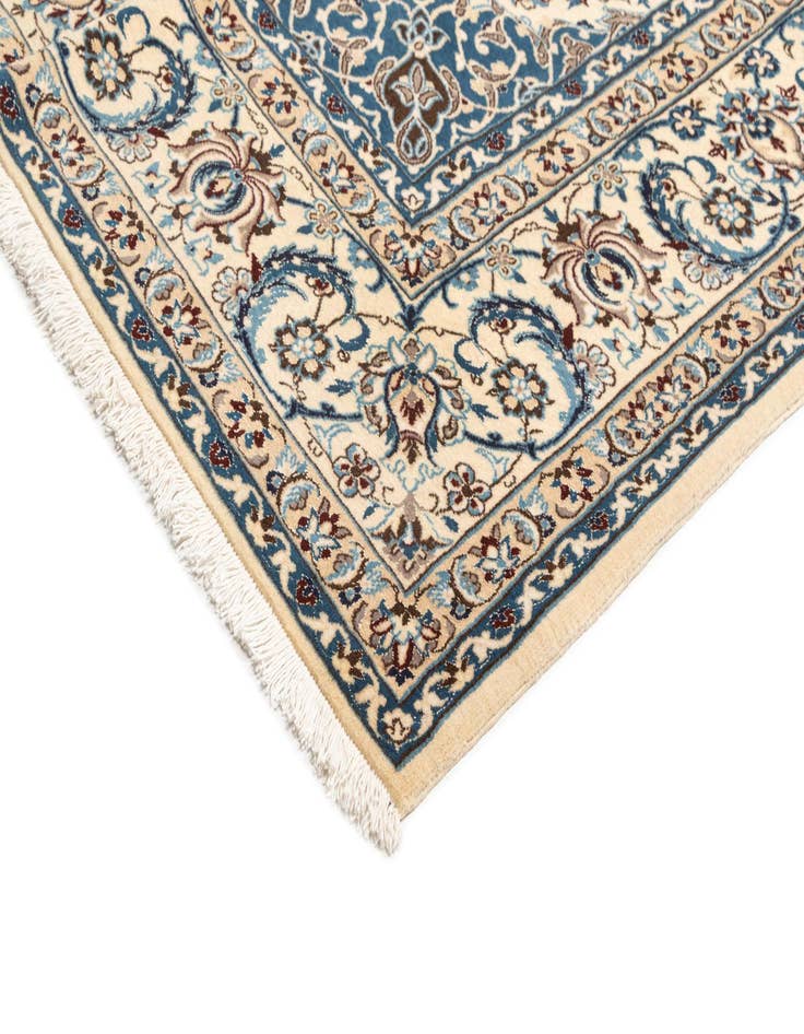 Detail image of 8' 7 x 12' 2 Nain Rug