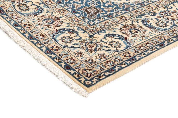 Detail image of 8' 7 x 12' 2 Nain Rug