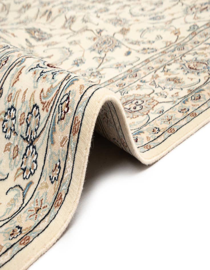 Detail image of 6' 5 x 9' 11 Nain Rug