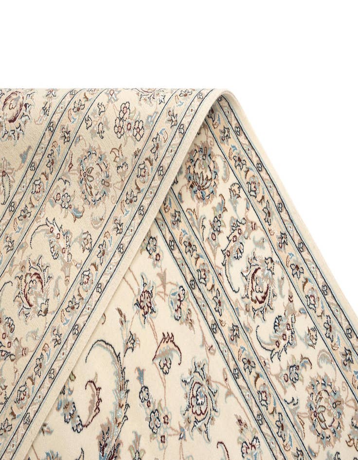 Detail image of 6' 6 x 9' 10 Nain Rug