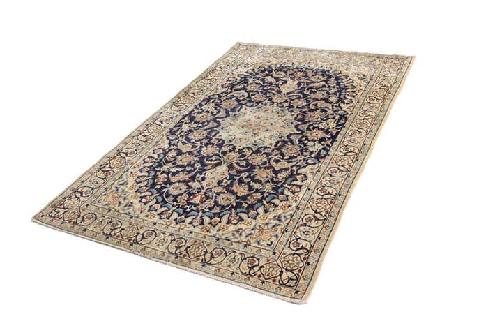 4' 2 x 6' 9 Nain Rug