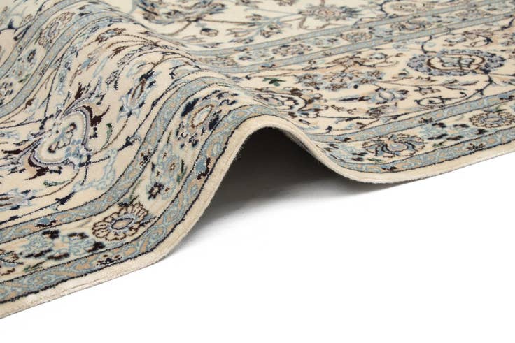Detail image of 9' 6 x 12' 11 Nain Rug