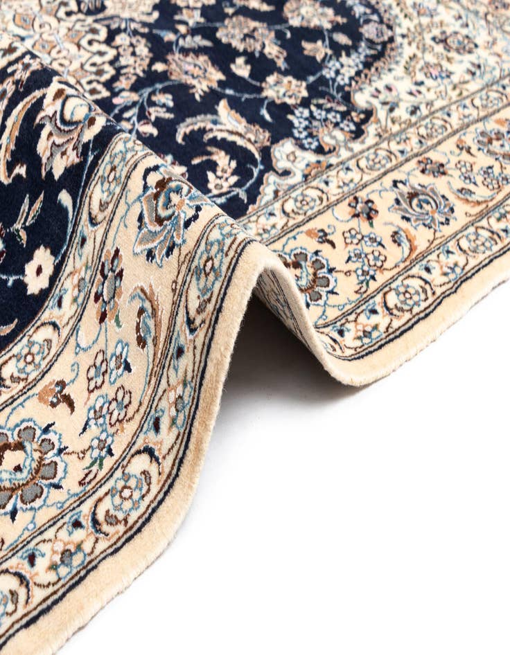 Detail image of 4' 2 x 6' 4 Nain Rug