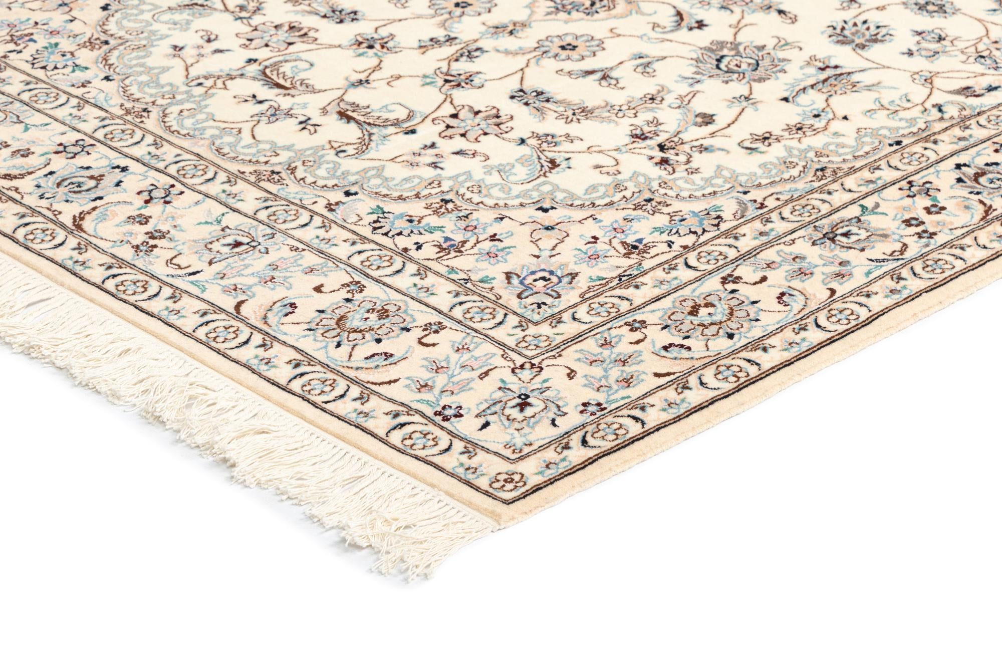 4' 2 x 6' 8 Nain Rug