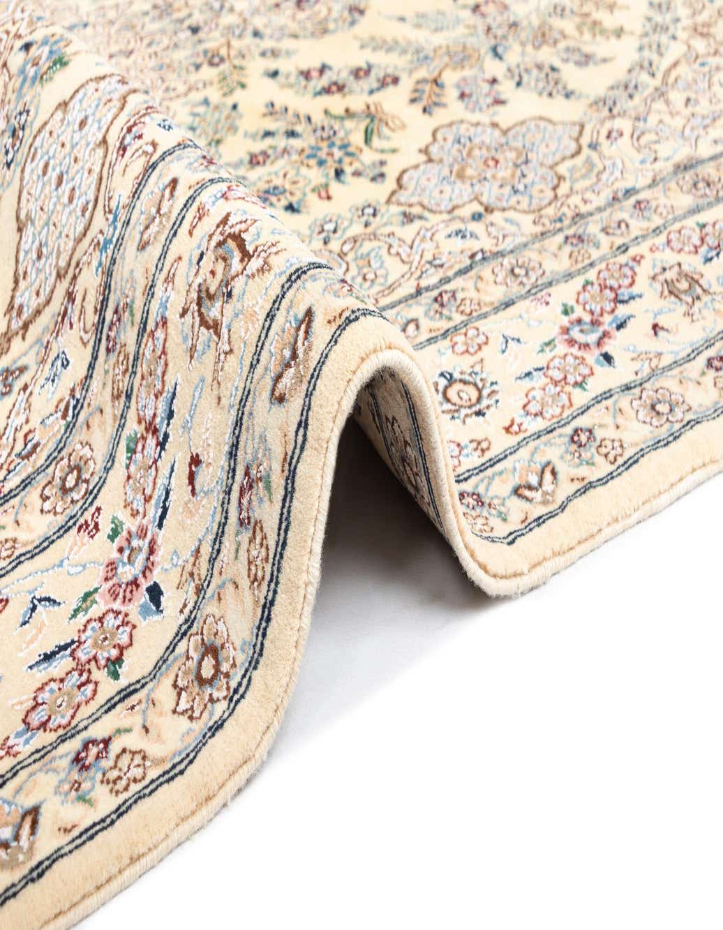 Detail image of 127cm x 230cm Nain Alfombra