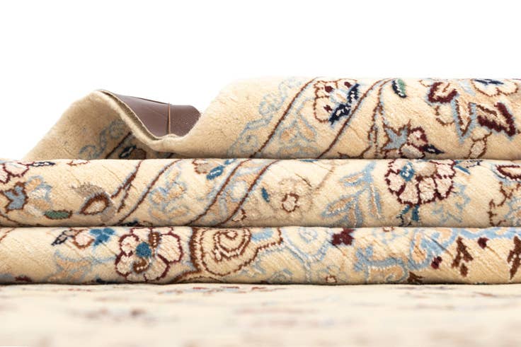 Detail image of 4' 2 x 6' 5 Nain Rug