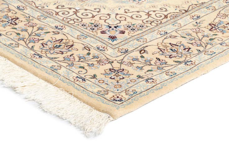 Detail image of 4' 2 x 6' 5 Nain Rug