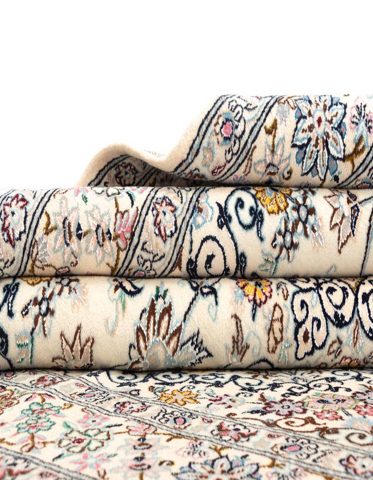 Detail image of 4' 2 x 6' 2 Nain Rug