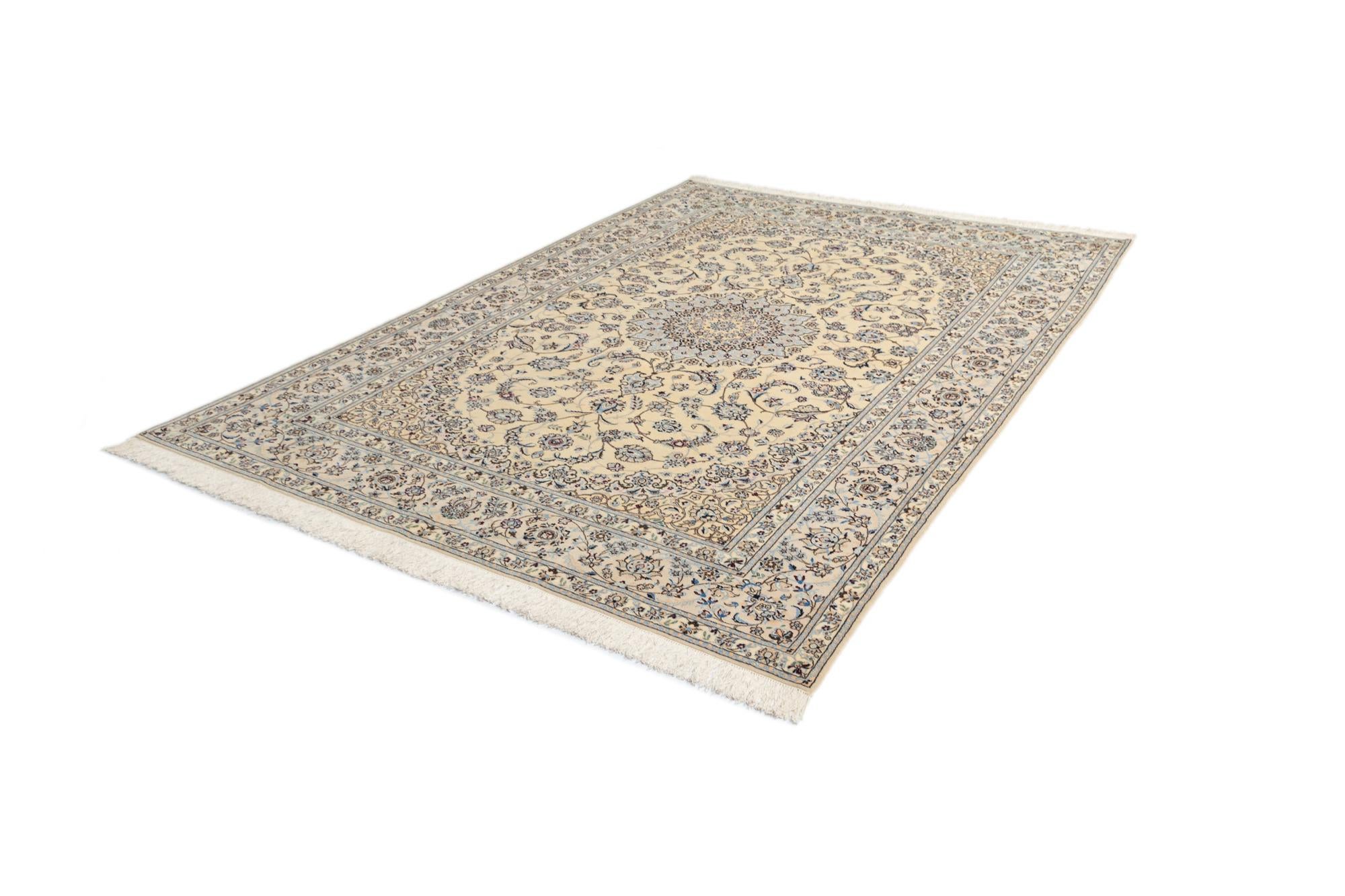 6' 8 x 9' 8 Nain Wool Rug
