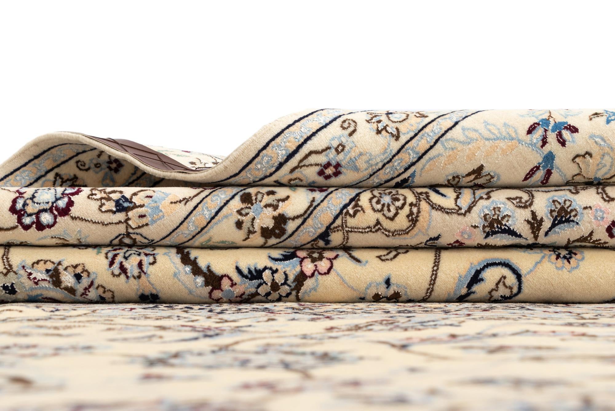 6' 8 x 9' 8 Nain Wool Rug