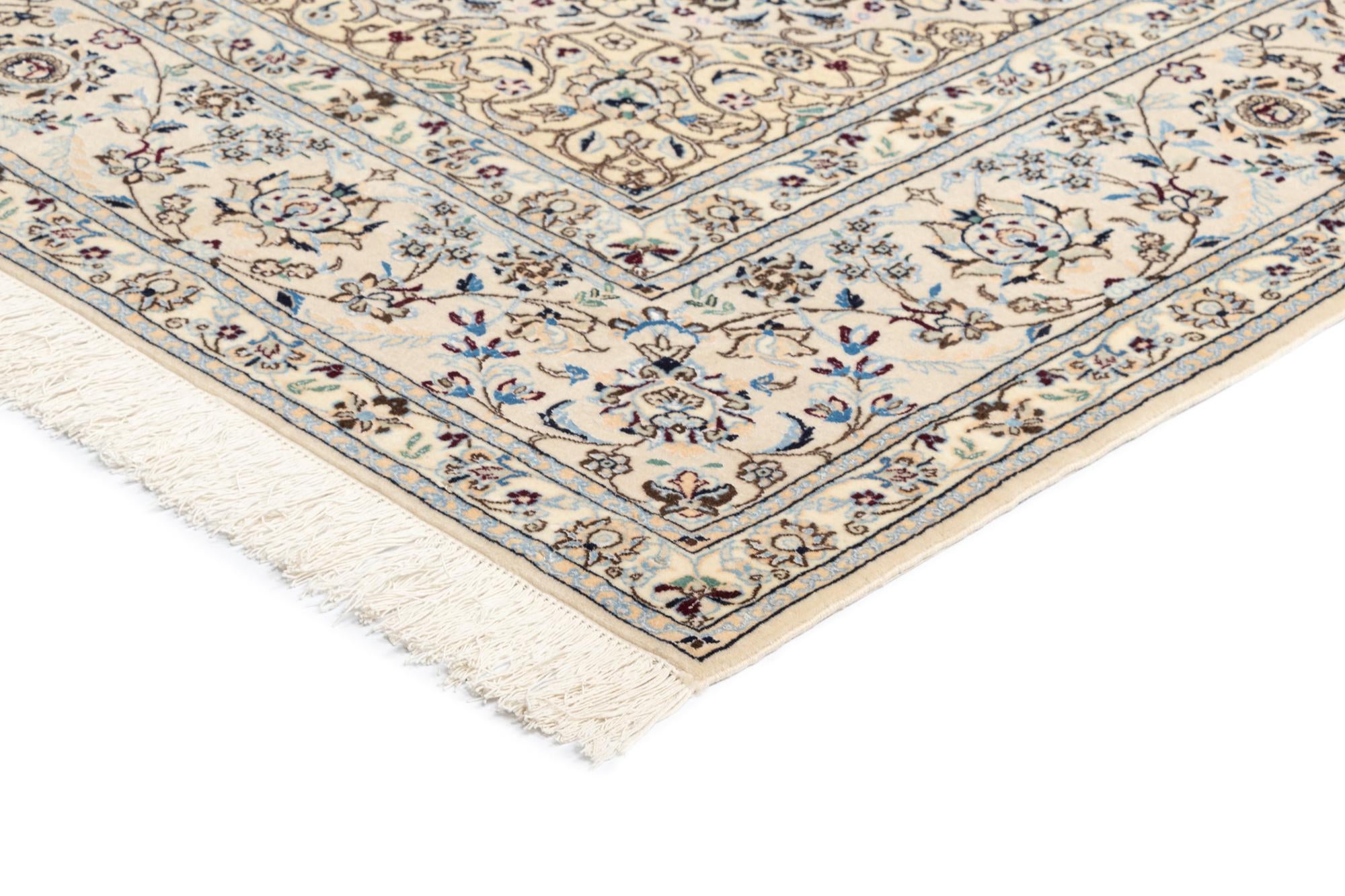 6' 8 x 9' 8 Nain Wool Rug