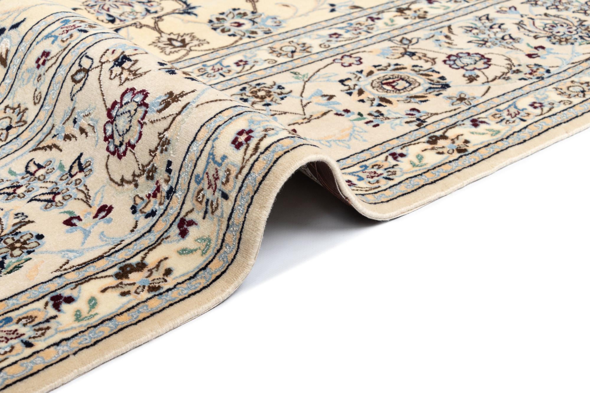 6' 8 x 9' 8 Nain Wool Rug