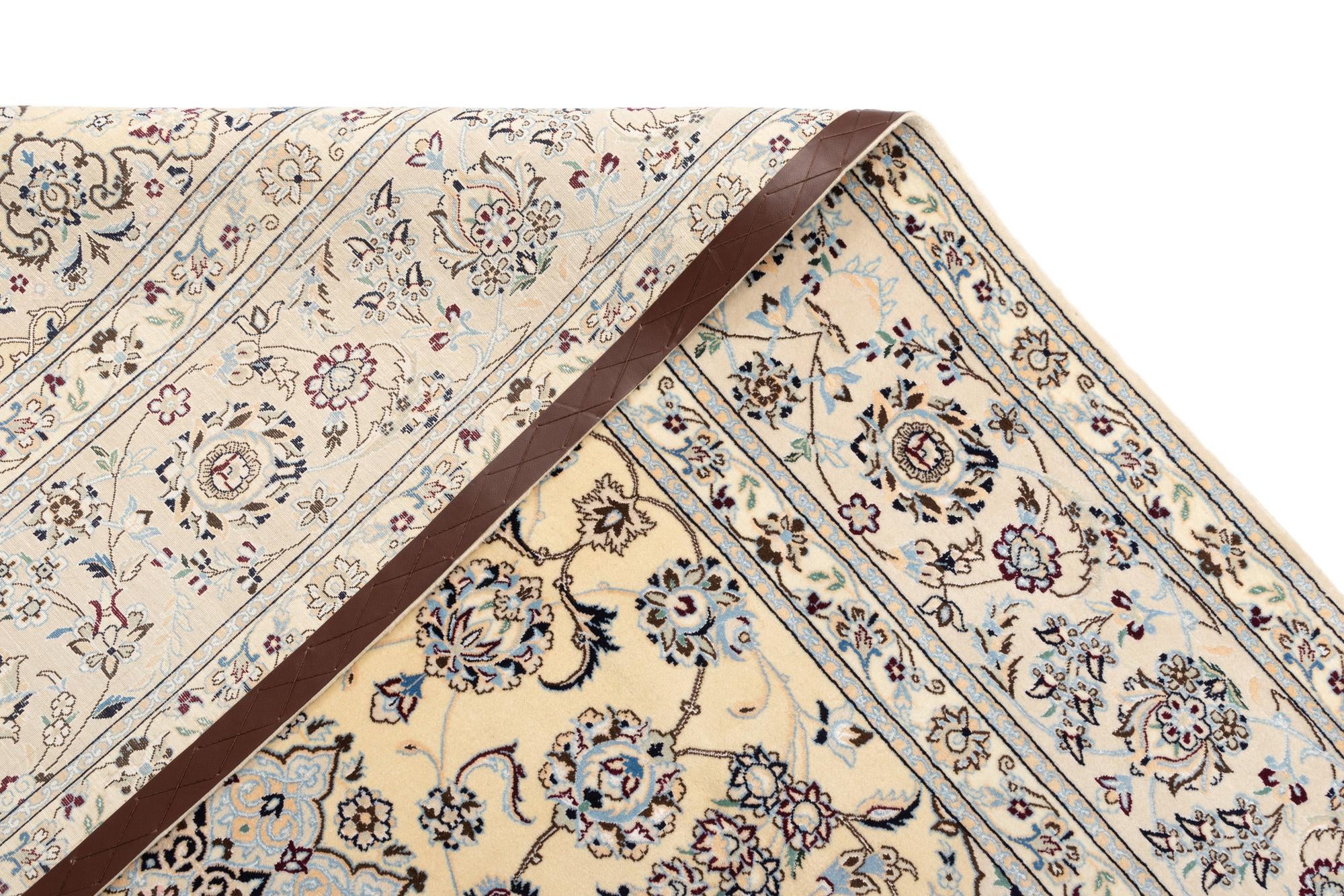 6' 8 x 9' 8 Nain Wool Rug