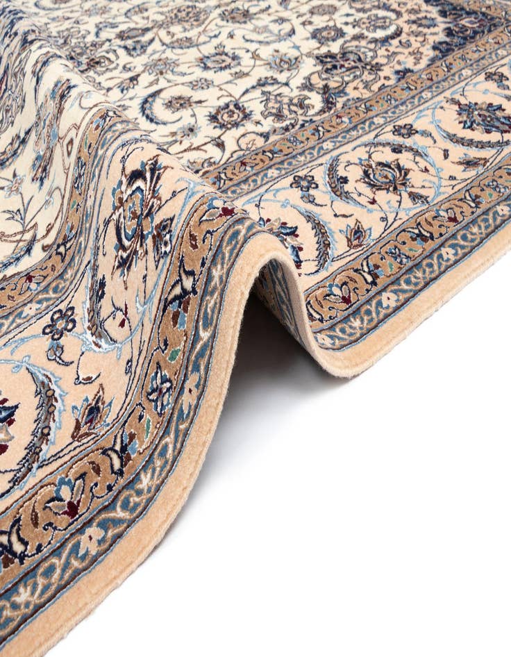 Detail image of 6' 8 x 9' 8 Nain Rug