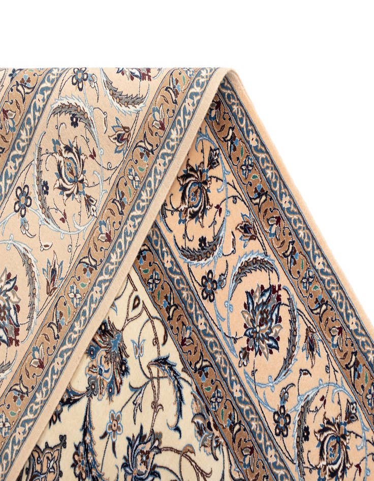 Detail image of 6' 8 x 9' 8 Nain Rug