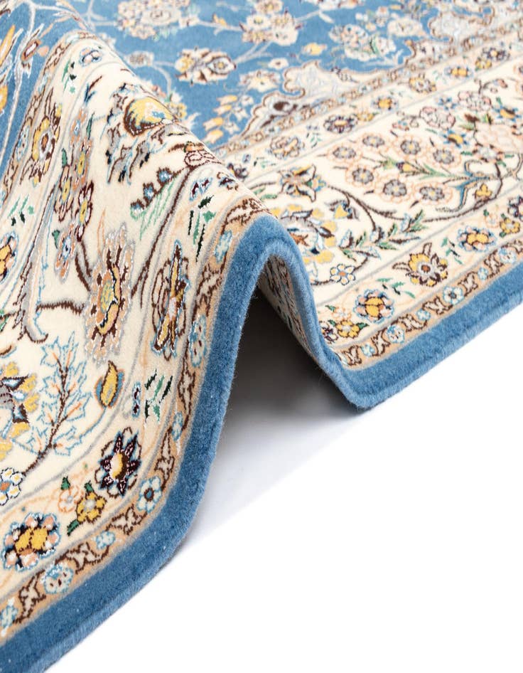 Detail image of 6' 7 x 9' 7 Nain Rug