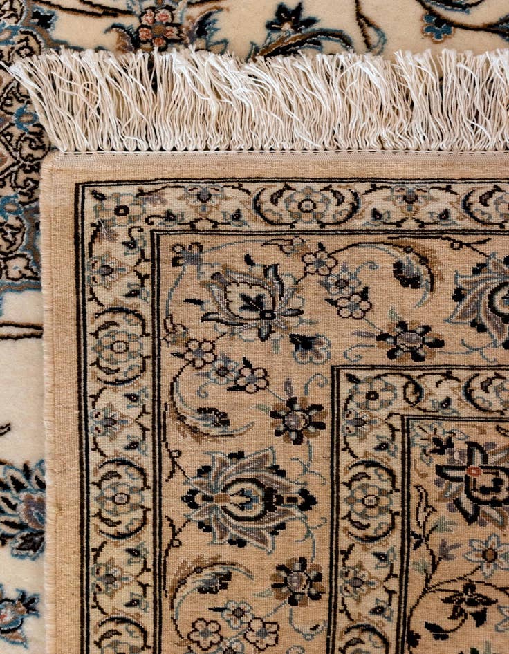 Detail image of 4' 1 x 6' Nain Rug