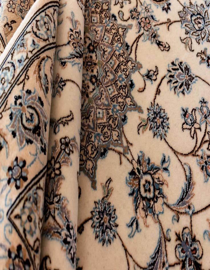 Detail image of 4' 1 x 6' Nain Rug