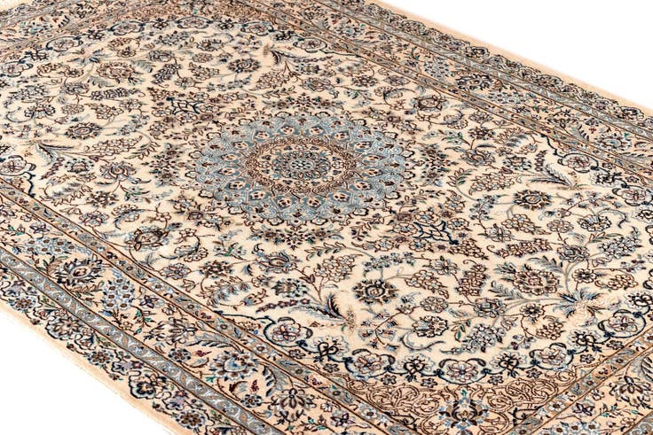 Detail image of 4' 2 x 6' Nain Rug