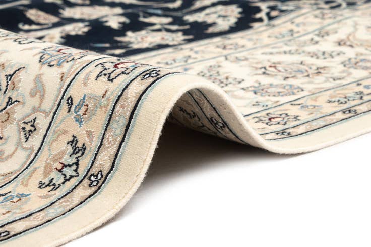 Detail image of 8' 1 x 11' 7 Nain Rug