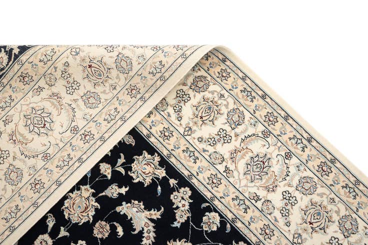 Detail image of 8' 1 x 11' 7 Nain Rug