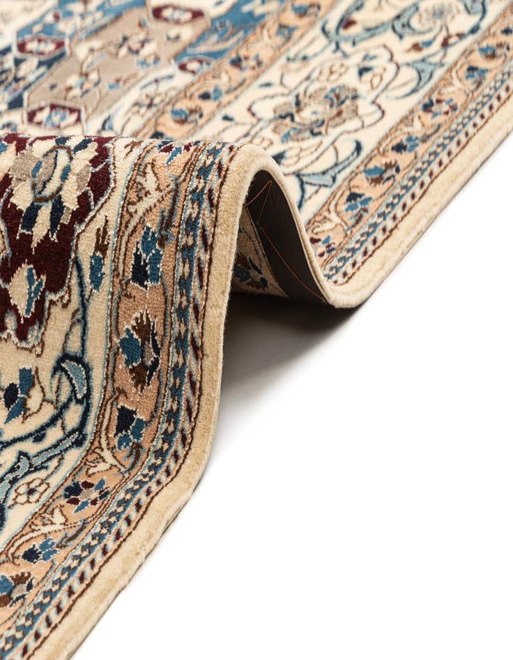 Detail image of 6' 7 x 9' 10 Hand Knotted Nain Rug