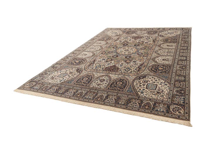 Detail image of 10' x 13' 4 Hand Knotted Nain Rug