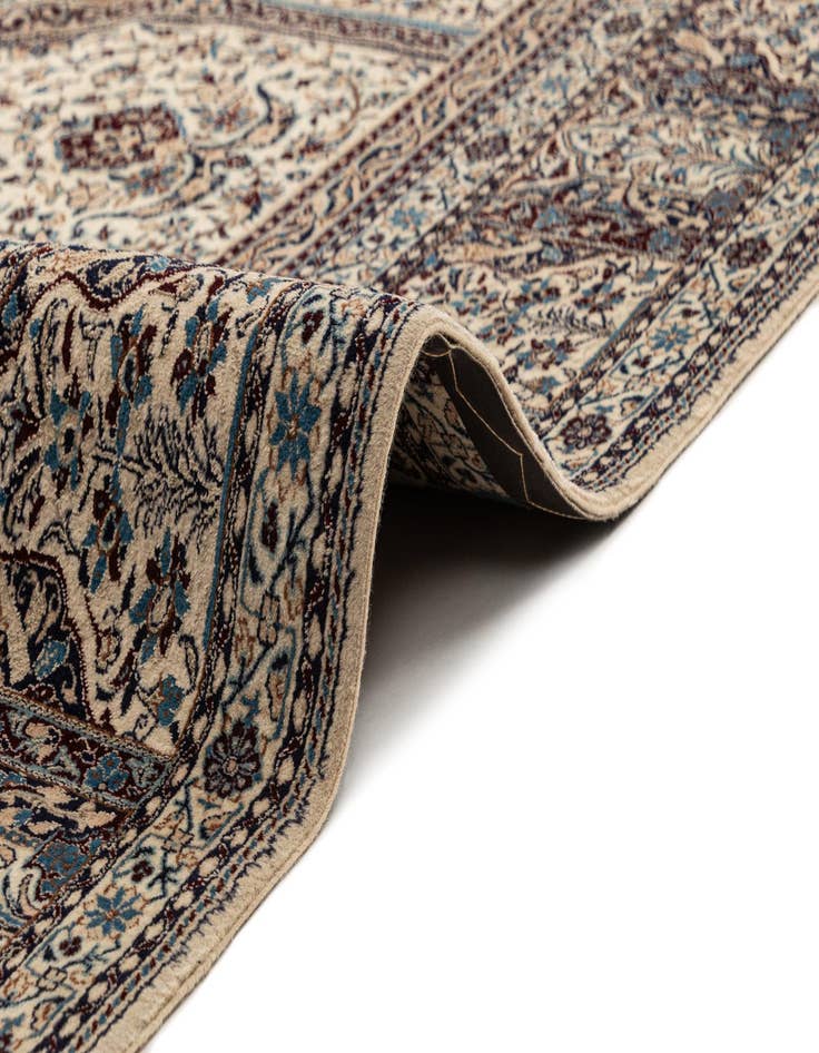 Detail image of 10' x 13' 4 Hand Knotted Nain Rug