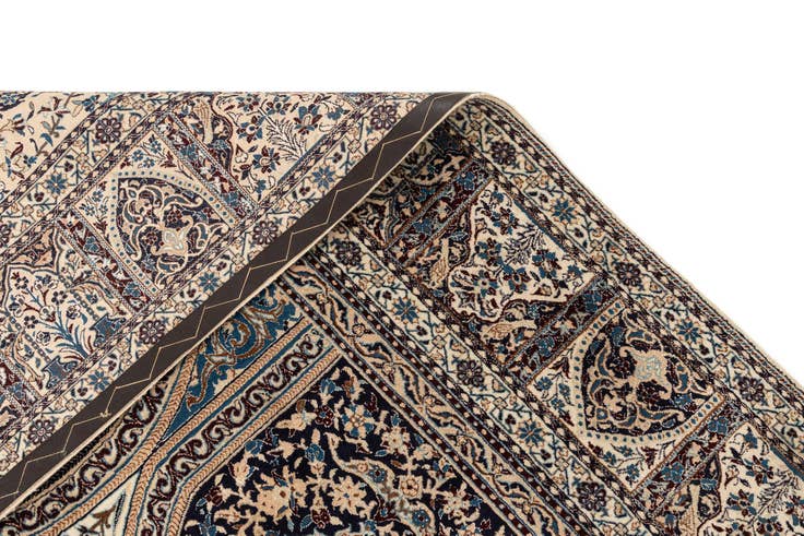 Detail image of 10' x 13' 4 Hand Knotted Nain Rug