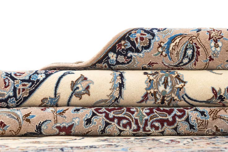 Detail image of 4' 4 x 6' 7 Hand Knotted Nain Rug