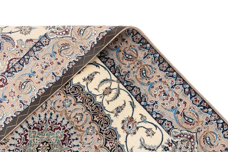 Detail image of 4' 4 x 6' 7 Hand Knotted Nain Rug