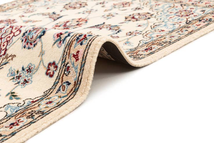 Detail image of 2' x 3' 5 Hand Knotted Nain Rug